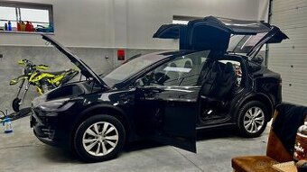 Tesla Model X 90D – 7 míst, doživotní nabíjení zdarma, perfe