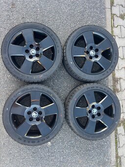 Originál alu Škoda 225/45 R17 NOVÉ ZIMNÍ PNEU