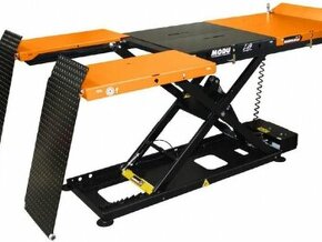 montážní stůl(zvedák),hever malý pneumatický+uchycení kola