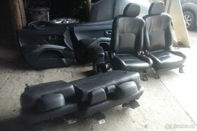 Mitsubishi Outlander II r. 2009 sedačky kožené