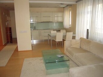 Pronájem zrekonstruovaného bytu 3+kk s balkonem Zlín Obeciny - 1