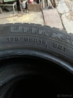 2x ZIMNÍ PNEU 175/65 R15 Goodyear