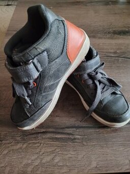 Chlapecke kotnikove tenisky,  vel. 33