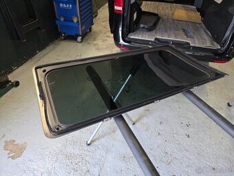 MERCEDES V 447, ROK 2018, PRAVÉ BOČNÍ SKLO ORIG