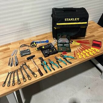 VELKÁ SADA NÁŘADÍ