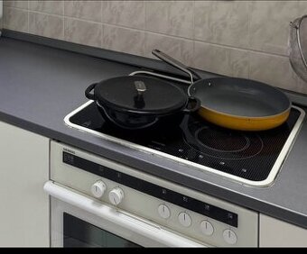 Elektrická vestavěná trouba + deska