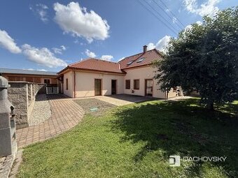 Pronájem rodinného domu 191 m², pozemek 400 m² - 1