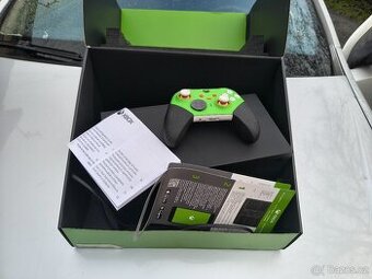 Prodám herní konzoli xbox série X 1tb a ovladac