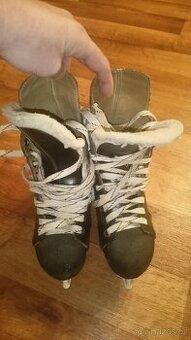 Chlapecké brusle 23 cm