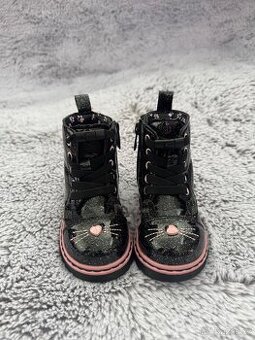 Dětské boty (velikost 23)