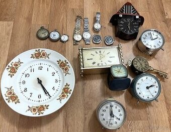 Konvolut starých hodinek a budíků – PRIM Sport II (2×)