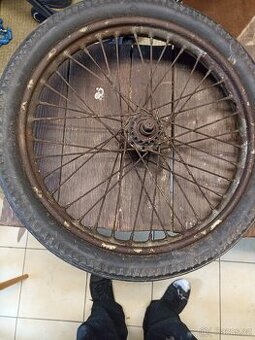 Zadní kolo jawa pérák - 1