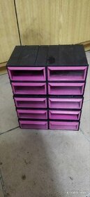 Plastový box na šroubky