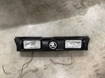 Škoda Favorit maska s přídavnými světly