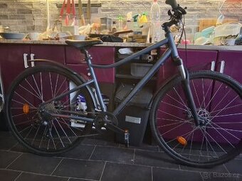 Trekové kolo riverside 500