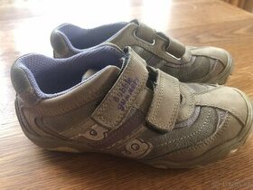 Celokožené dívčí boty od Bati vel. 29