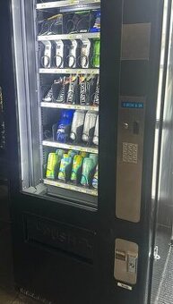 Prodám nápojový / výdejní automat Vendo Sanden