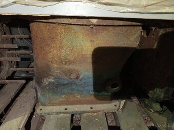 Zetor 25 spojkový zvon