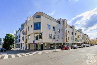 Pronájem nadstandardního bytu 2+kk se šatnou, 50 m², Uherské