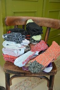 Recy pletené ponožky od babičky, různé velikosti