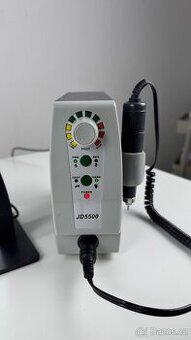Bruska JD5500 pro manikérku nebo pedikérku