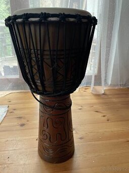Djembe buben