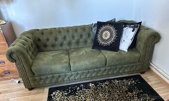 Chesterfield pohovka s puncy