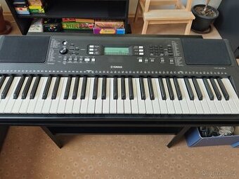 Yamaha PSR-E373 Klávesy s dynamikou úhozu v záruce