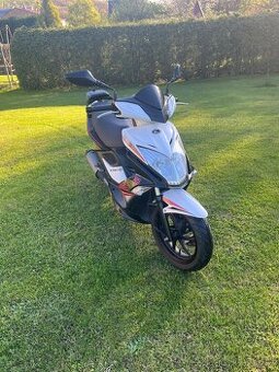 Skútr Kymco Super 8
