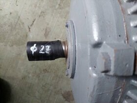 Prodám třifázový motor 2,2kW 945ot.