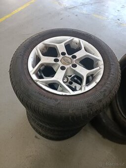 Alu kola Ford R15