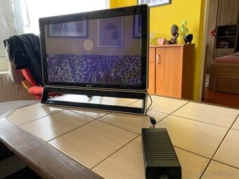 Acer all in oné s dotykovou obrazovkou a Win 11