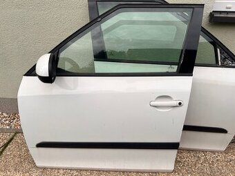 Dveře Fabia 2 barva 1026 mám levé i pravé
