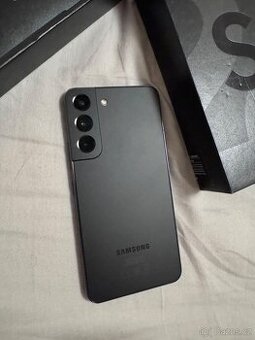 samsung galaxy S22 128gb cerna top stav