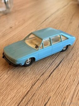 KDN Tatra 613 1:43 modrá