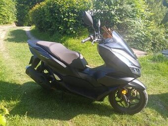 Skútr Honda PCX