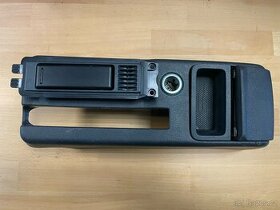 Škoda Octavia 1 středový panel s držákem pití