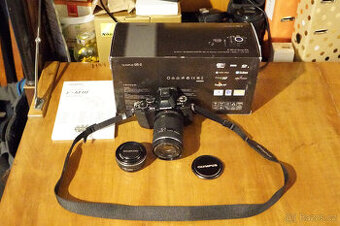 OLYMPUS OM-D E-M 10 Grip Kit + M.ZUIKO DIGITAL ED 14-42 mm