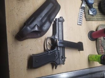 Plynová pistole vzor 93