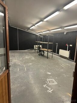 Pronajem komerčního skladu