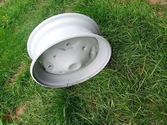 Disky Fiat 126p maluch, polský karavan n126