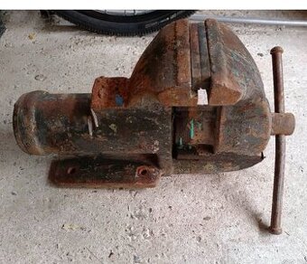 Dílenský robustní svěrák