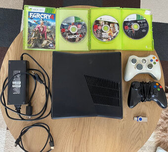 Xbox 360 Slim + 2 ovladače + 3 hry + příslušenství