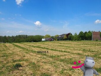 Prodej pozemku 2 330 m2 určeného pro výstavbu rodinného domu