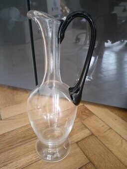 Starý džbán hutní sklo