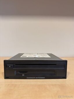 Originální infotainment jednotka z vozu Volkswagen