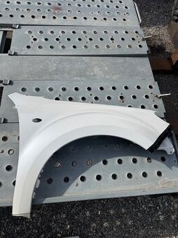 Pravý přední blatník Subaru Forester