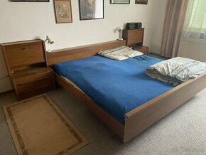 Ložnice, postele, noční stolky - 1