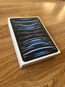 Apple iPad Pro 11", 2022, Wi-Fi a mobil, 1 TB, vesmírně šedá