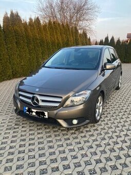 Mercedes Benz B 180 2013